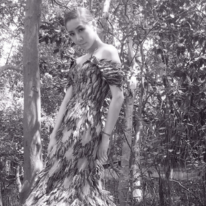 艾莉被❌❌爆乳无尽
